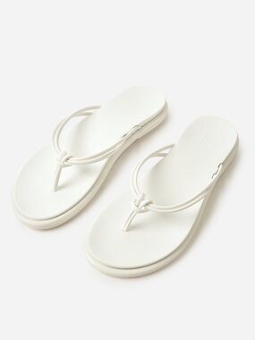 OluKai White Minimal Knot Thong Sandals